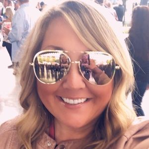 Meet your Posher, Kelly